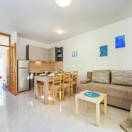 Charming Home With Swimming Pool Holiday home Dramalj