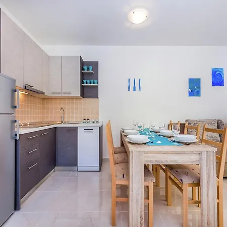 Holiday home Charming Home With Swimming Pool